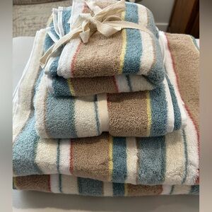 LL Bean set of 6.  2 Towels. 2 Hand Towels   2 Wash Clothes. Organic cotton New
